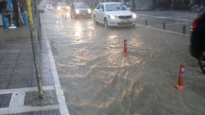 Δραματική η κατάσταση στην πόλη των Τρικάλων (φώτο και video)