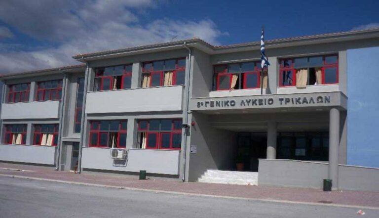 Ευχαριστίες προς τον Αντιδήμαρχο Παιδείας και τον Προϊστάμενο Τμήματος Παιδείας για τη στήριξη στο βάψιμο του σχολείου μας