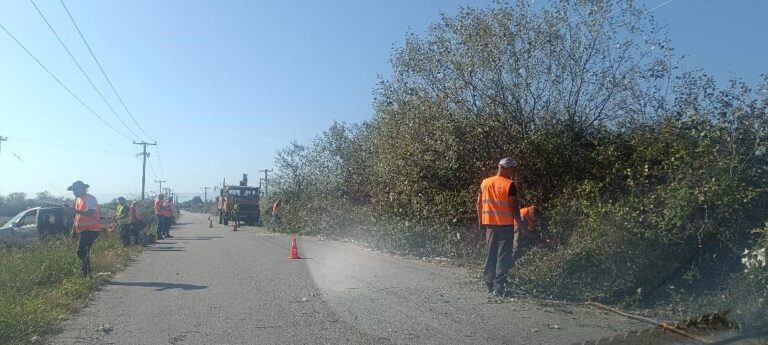 Κομμένα κλαδιά στους υδροφόρους άξονες κίνδυνος πλημμυρών χωρίς καθαρισμό